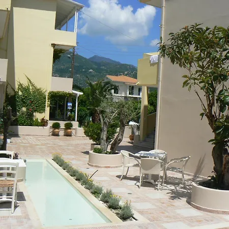 Happyland Hotel Apartments-3