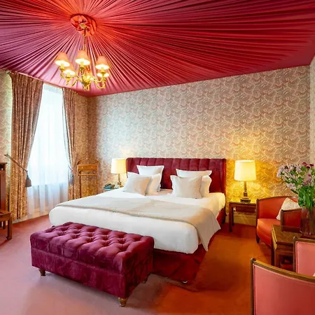 Grand Hotel Des Templiers, Pool & Sauna-3
