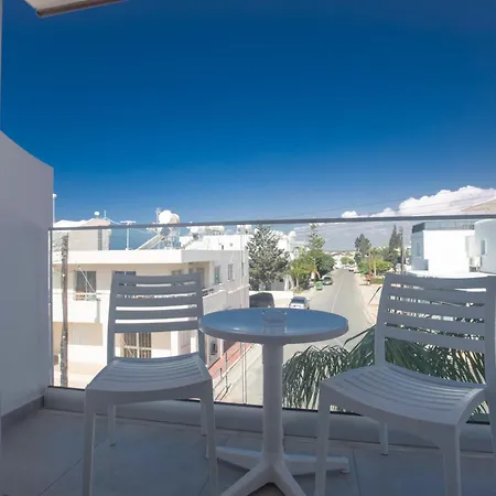 Pavlinia Hotel & Apartments-2