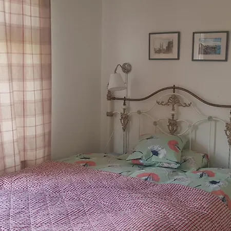 Compton Guest House-2