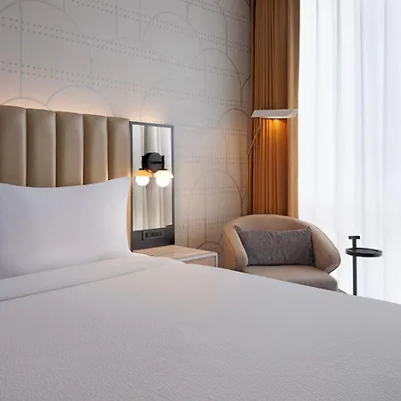 Courtyard By Marriott New York Manhattan / Soho-3