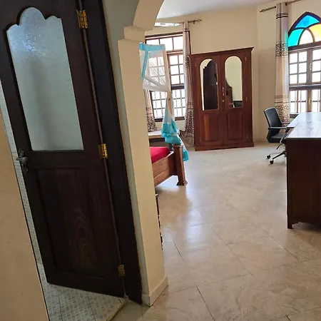 Dhow Palace Hotel-3