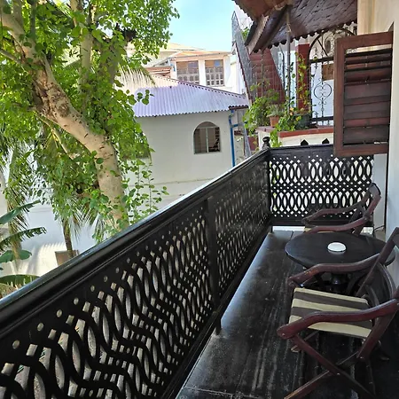 Dhow Palace Hotel-3