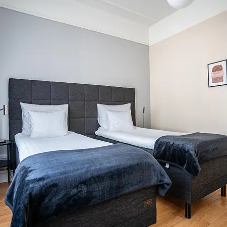 Queen'S Hotel By First Hotels-2