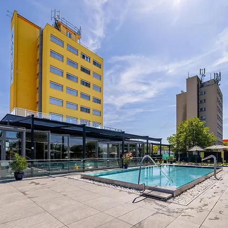 Hotel Aura Design & Garden Pool-2