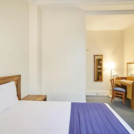 Discovery Inn - Leeds-3