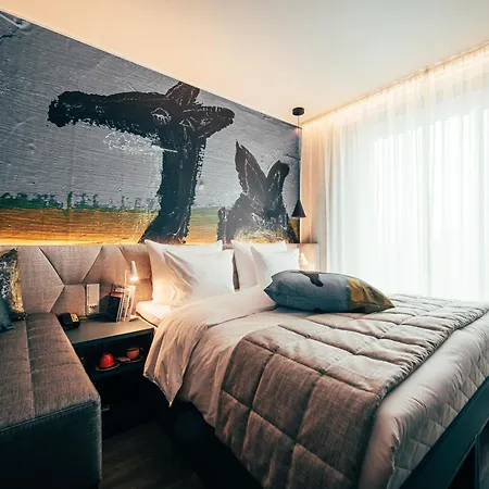 Hotel Ax-3