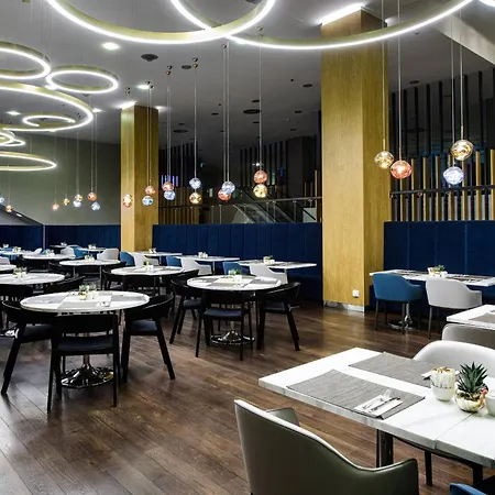 Courtyard By Marriott Warsaw Airport-3
