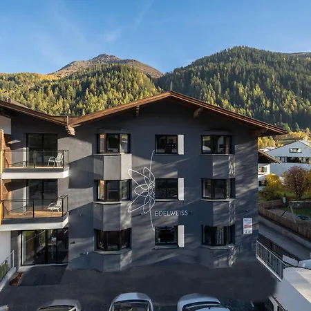 Boutique Hotel Edelweiss-3