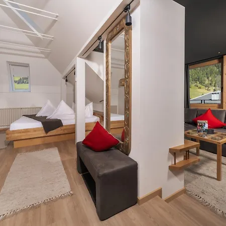 Hotel Goldener Adler - Im Sommer Silvretta Premium Card Inkludiert-2