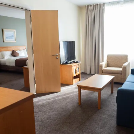Future Inn Cardiff Bay-2