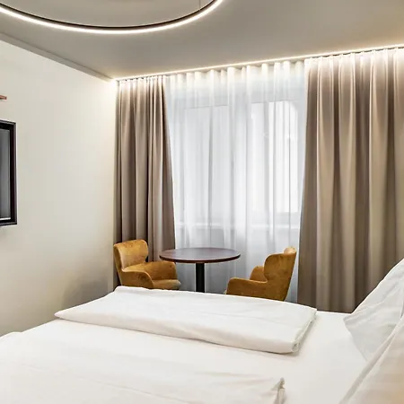 Hotel Lokomotive-2