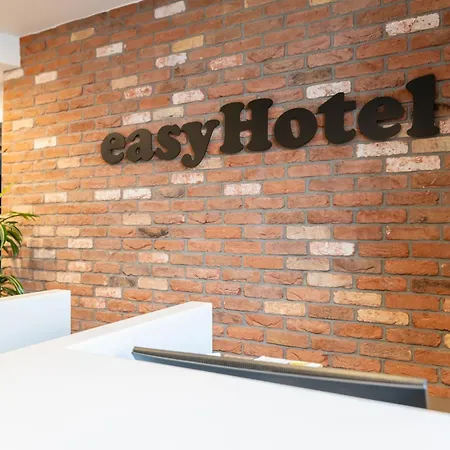 easyHotel Victoria-2