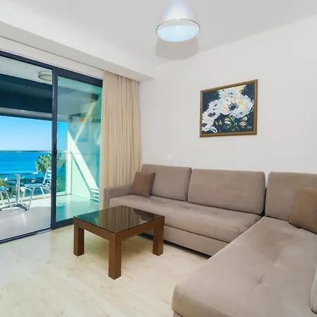 Delfino Apart Hotel-3