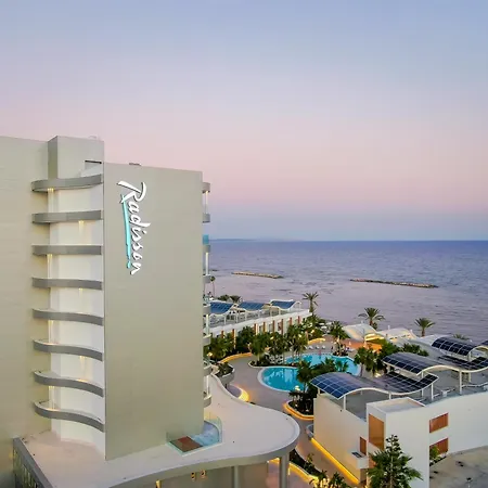 Radisson Beach Resort Larnaca-3