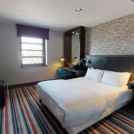 Village Hotel Edinburgh-3