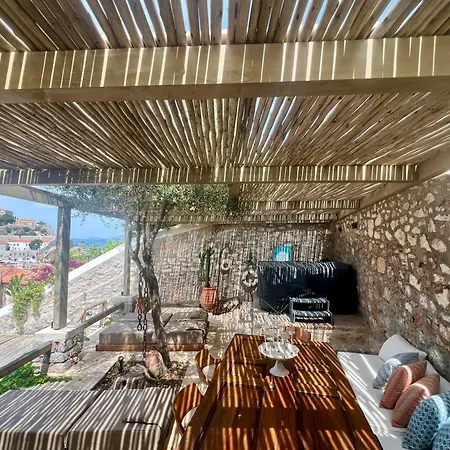 Portadelmare Deluxe Suites-3