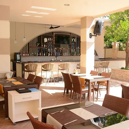 Almera Park Apart Hotel-3