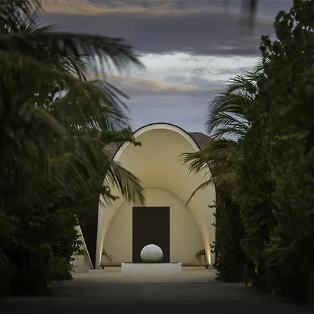Hilton Maldives Amingiri Resort & Spa-2