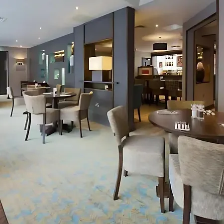 Modern Ensuite In Putney Bridge Approach, Putney, London-3