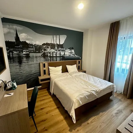 Central Hotel-2