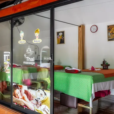 The Expat Hotel Patong-3