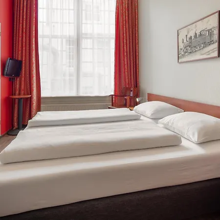 A-Train Hotel-3