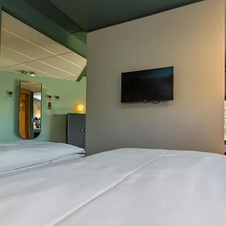 Comfort Hotel Runway-2