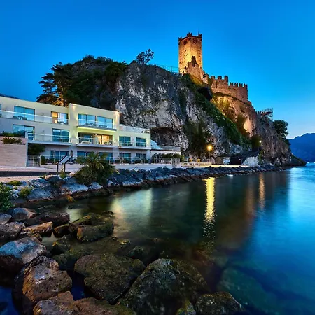 Hotel Castello Lake Front-3
