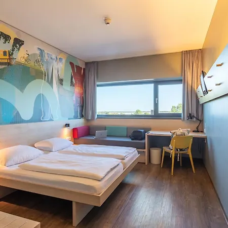 Meininger Hotel Berlin Airport-3