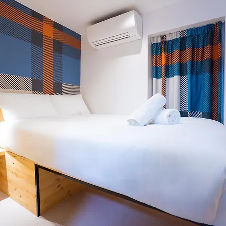 Easyhotel Paddington-2
