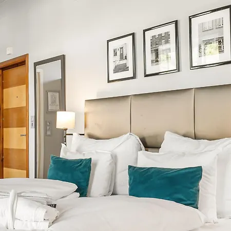 Clarion Hotel Admiral-3