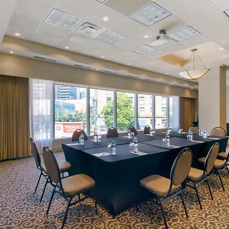 Best Western Premier Chateau Granville Hotel & Suites & Conference Centre-2