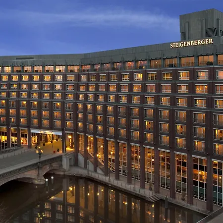Steigenberger Hotel Hamburg-3
