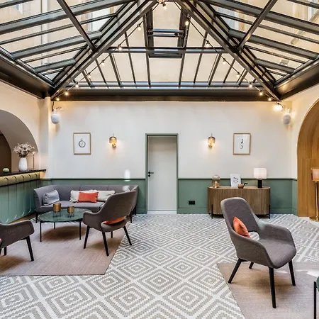 Le Phenix Hotel-3