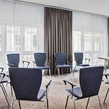 Intercityhotel Hamburg Altona-2