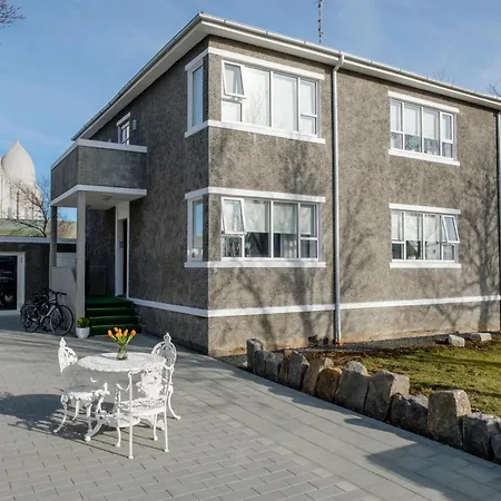Freyja Guesthouse & Suites-2