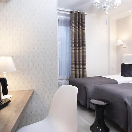 Hotel De Geneve-3