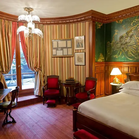 L'Hotel-2