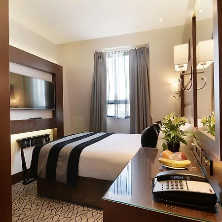 Park Grand Paddington Court-2