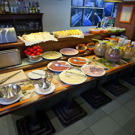 Hotel Subur-3
