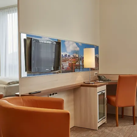 H+ Hotel Berlin Mitte-3
