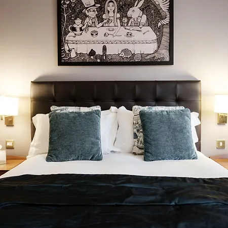 The Mad Hatter Hotel-3