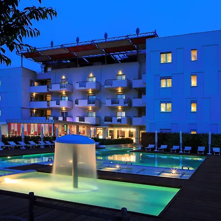 Domino Suite Hotel & Residence-3