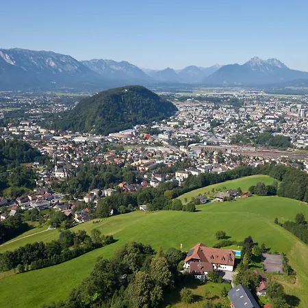 Hotel Schoene Aussicht-2