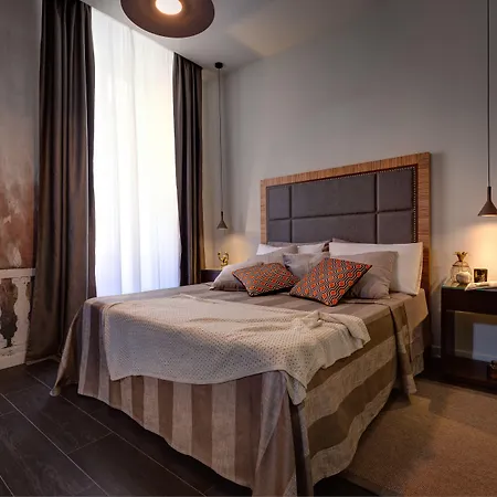 Intown Luxury House-2