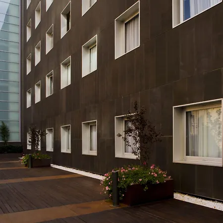 Holiday Inn Express Barcelona City 22@ By Ihg-2