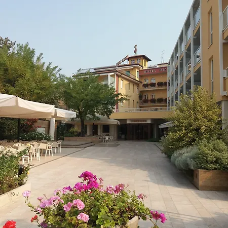 Hotel Bisesti ***S-2