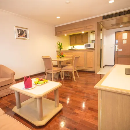 Grand Tower Inn Rama 6-3