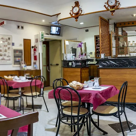 Hotel Ferrarese-3